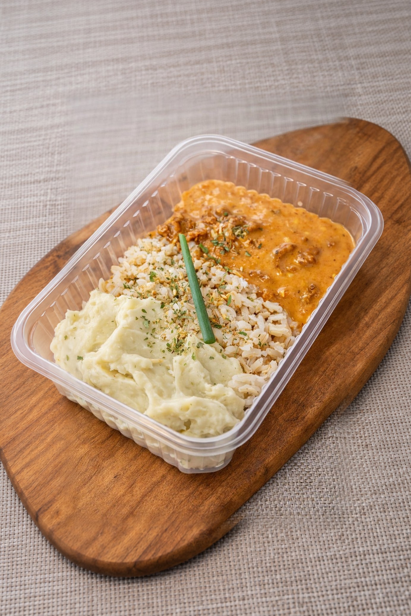 Marmita 13: Strogonoff de carne, arroz integral e purê de batata-doce - Casa Verde Foz do Iguaçu