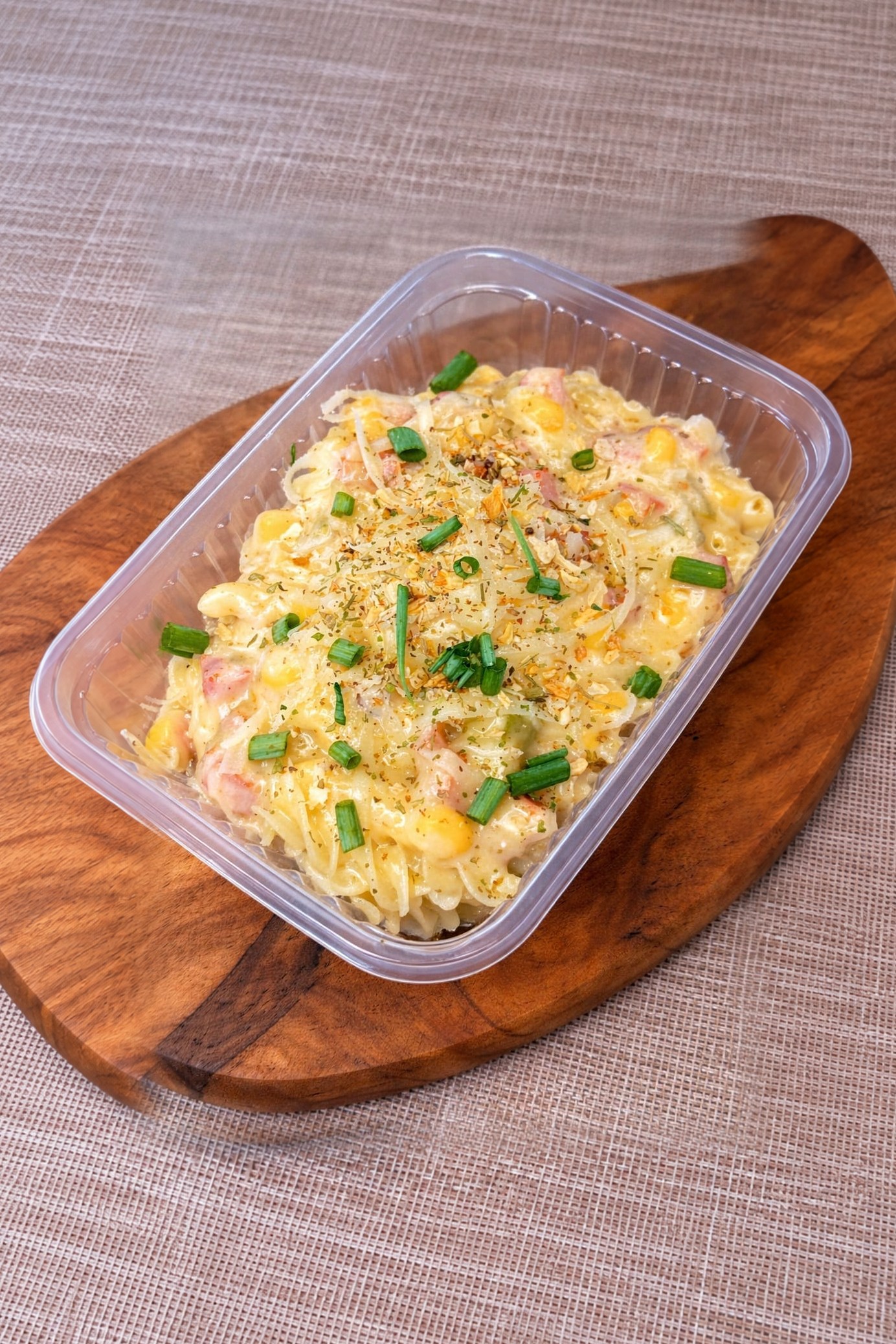 Marmita 15: Macarrão ao molho branco, calabresa, bacon e queijo - Casa Verde Foz do Iguaçu