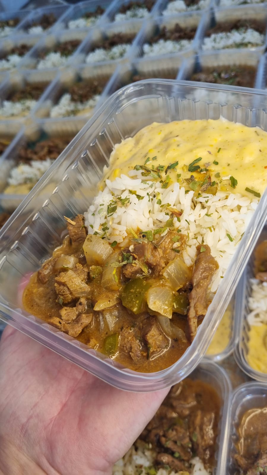 Marmita 8: Arroz branco, carne acebolada e creme de milho - Casa Verde Foz do Iguaçu